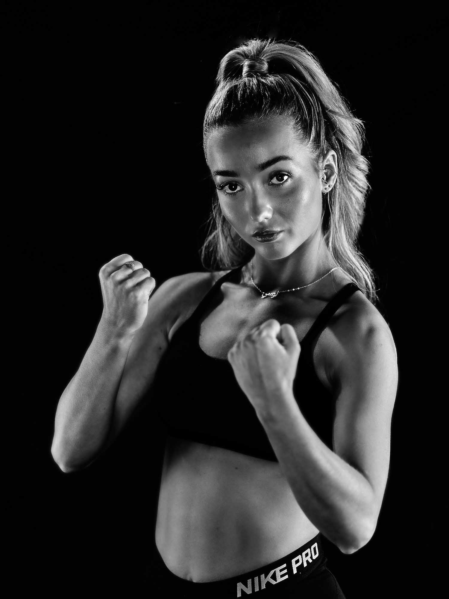 Lucy-Gym-Shoot-screen-use-38